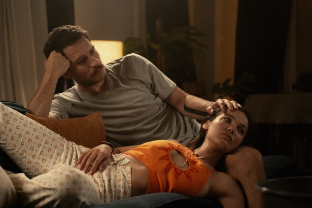 Bugün Disney Plus'ta yerini alan "Aktris"ten yeni kareler geldi