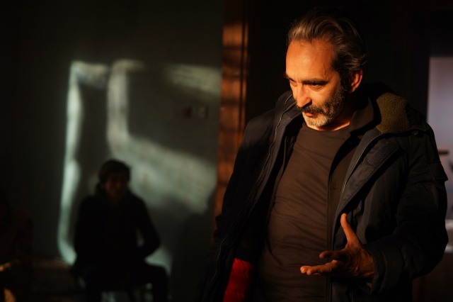 "Adım Farah" yeni bölümünden fotoğraflar paylaşıldı!