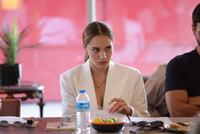 "Hudutsuz Sevda"nın okuma provasından kareler paylaşıldı