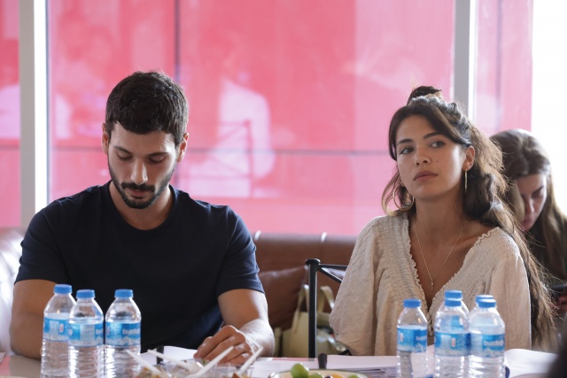 "Hudutsuz Sevda"nın okuma provasından kareler paylaşıldı