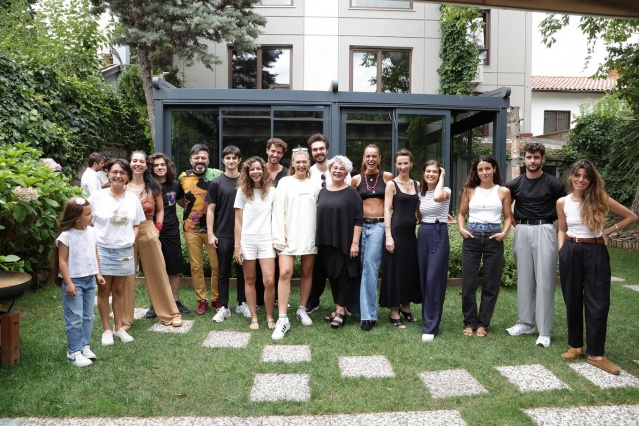 Kirli Sepeti'nin okuma provasından kareler paylaşıldı