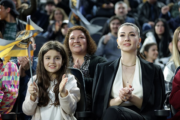 "Kraliçe" dizisinden ilk kareler geldi