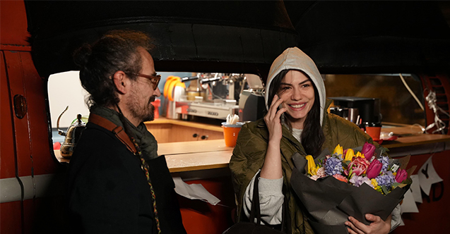 Demet Özdemir'e sette doğumgünü