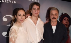 Esra Ronabar ve Barış Falay oğullarını izledi